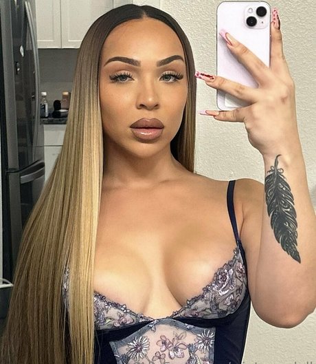Winterxxdoll xxx pornstar picture