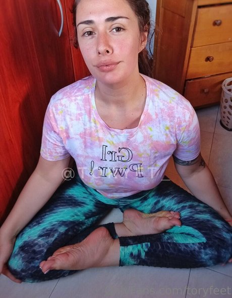 toryfeet art actress picture