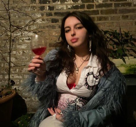 Maddy Adderley model pretty pics