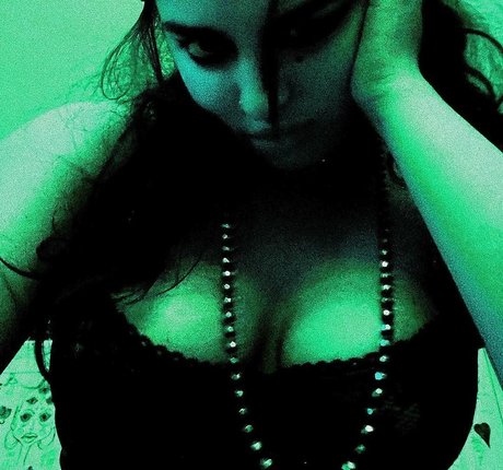 Maddy Adderley model art photo