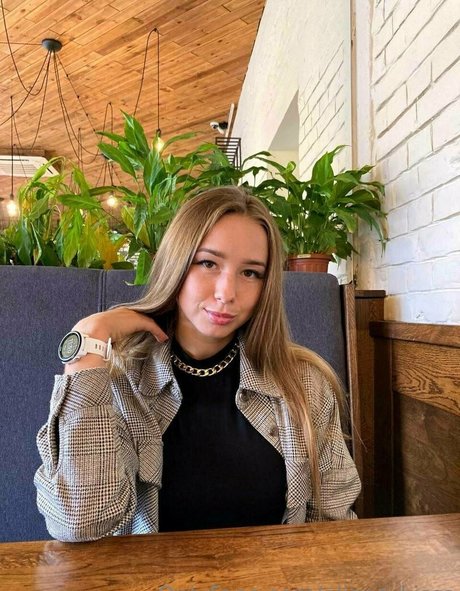 alicee kisss beautiful actress gallery