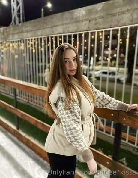 alicee kisss model perfect gallery