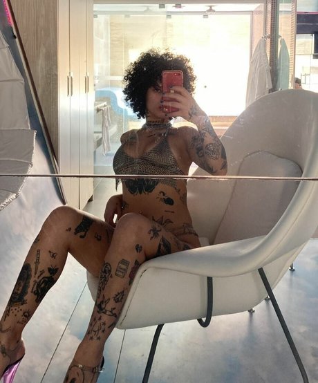 apropriad4mente star hot image