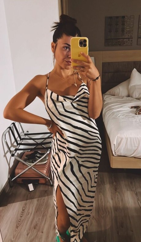 Marta De Lola nude actress gallery