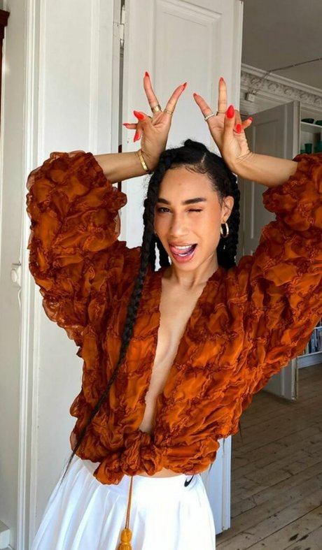 Eva Marisol Gutowski model nude photo