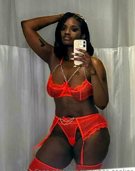 queen super soaker naked star pictures