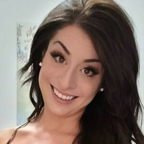 Sara O Neill exclusive star photo