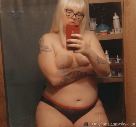 skylakat pornstar erotic pic