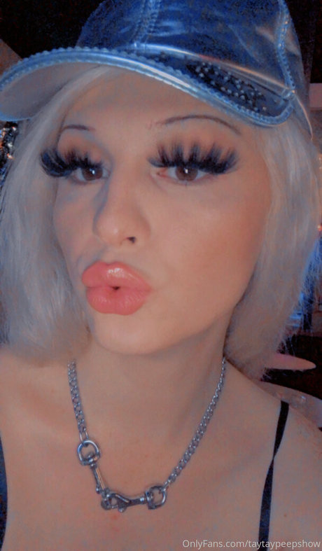 taytaypeepshow pornstar art archive