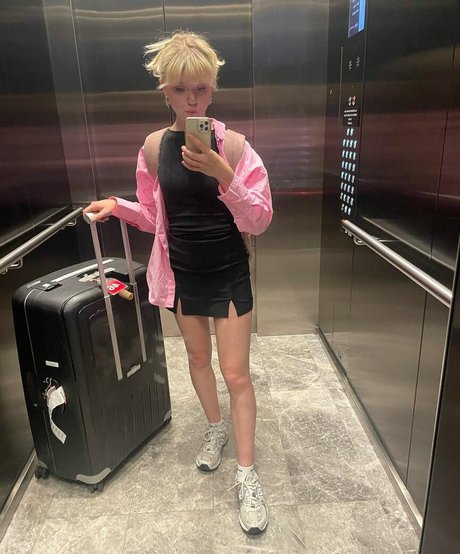 Maisie Peters hd star picture