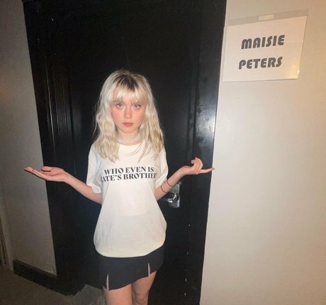 Maisie Peters top pornstar images