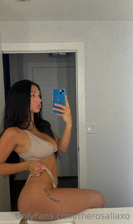 therosaliaxo naked actress img