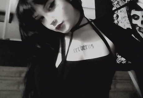Ghostbabss erotic pornstar photo