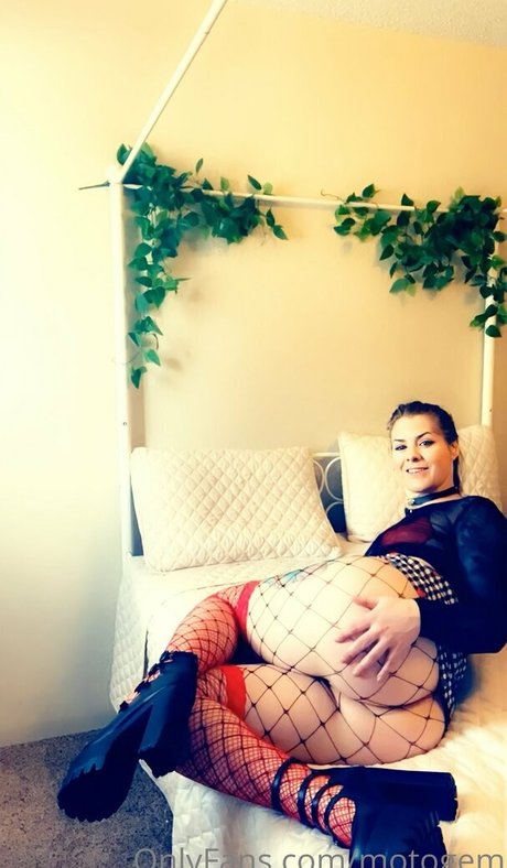 motogem model hot photos