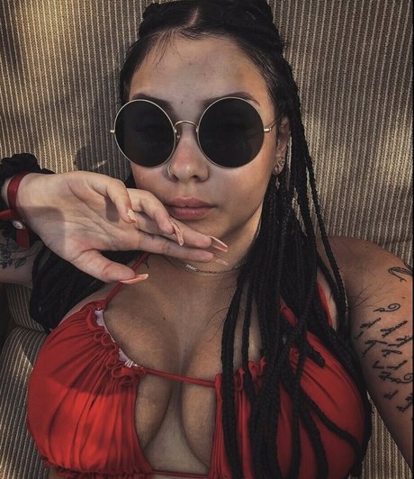 ikdiablita nudes model images