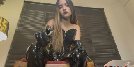 thebeautyofsmoking pornstar nudes pic