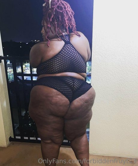forbiddenfruyt23 naked star photos