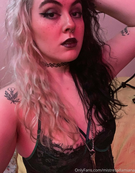 mistressdamiana star nude archive