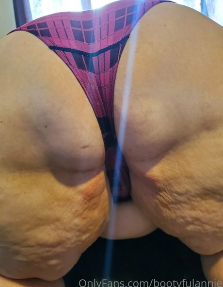 bootyfulannie model nudes photo