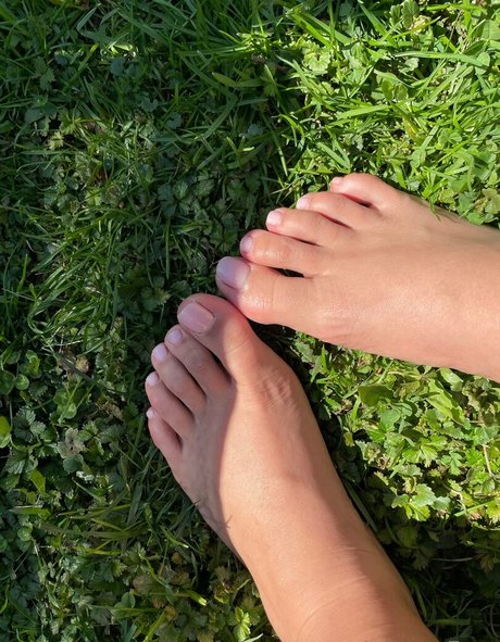 azerasfeet sexy model picture