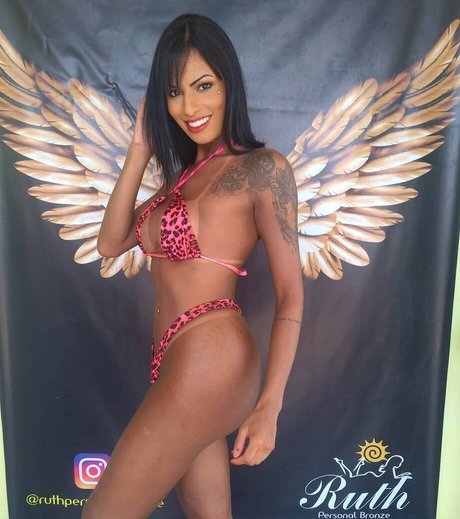 Carine Kishi naked star pictures