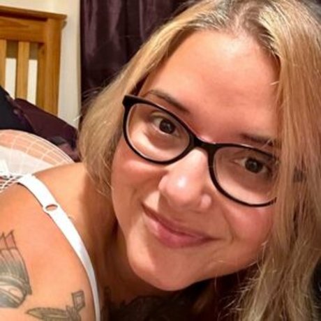 Whatsupfoxxy top profile image