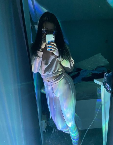 myleskitty top profile image
