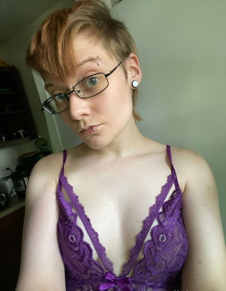 explicit enby model hd picture