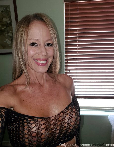 Mommamadisonxo high quality star photo