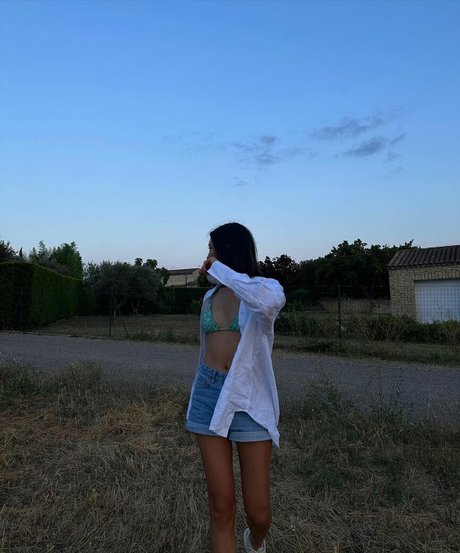 Shanti Tan art model archive