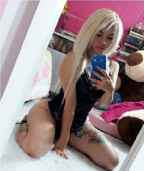 ms elenna pornstar naked photo