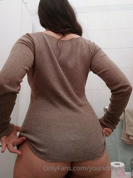 yourkinkykitty model pornographic pictures