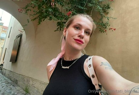tati blonde pornstar adult pic