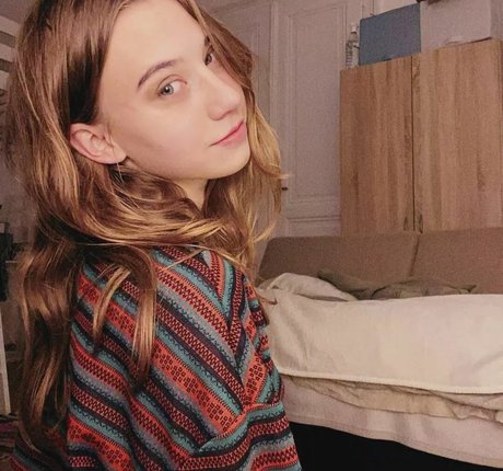 margo leevony beautiful actress image