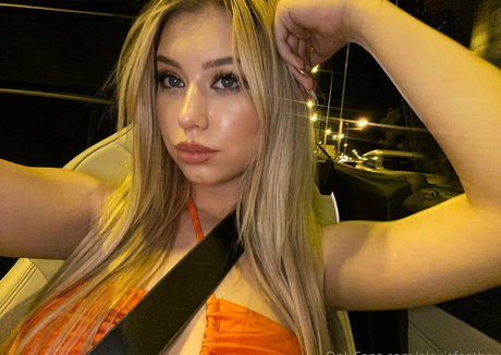 alexisfeather pornstar hot images