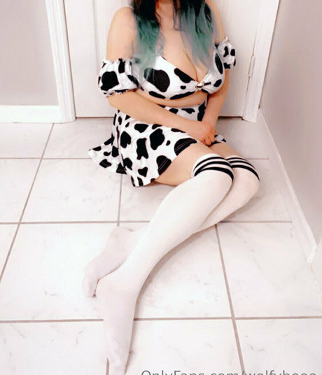 wolfybooo hot star pic