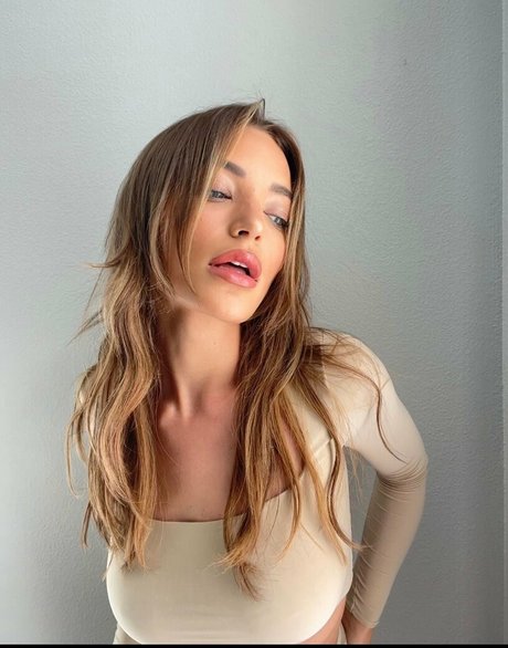 niikkirose art pornstar pics