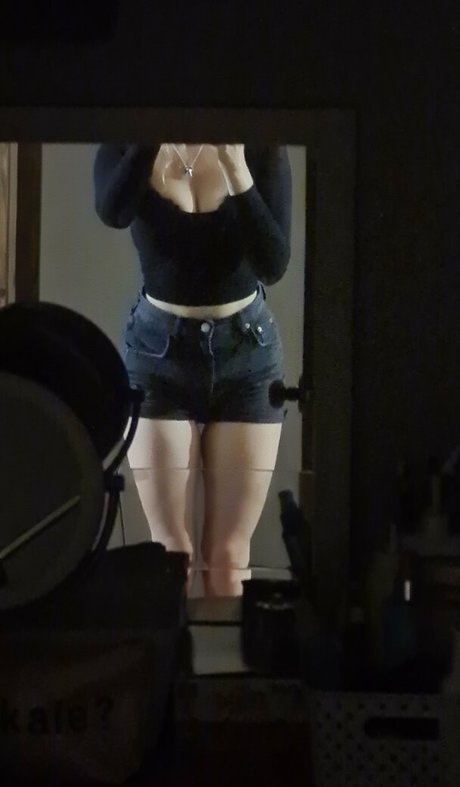 lil hanne hot star image