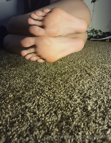 YamSoles high quality model pics