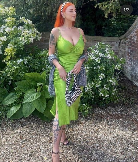 Hollie Rutter star art images