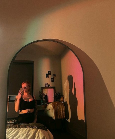 Hollie Rutter hot pornstar pics