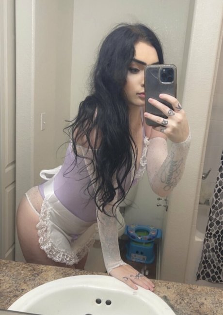 xItstayy art model picture
