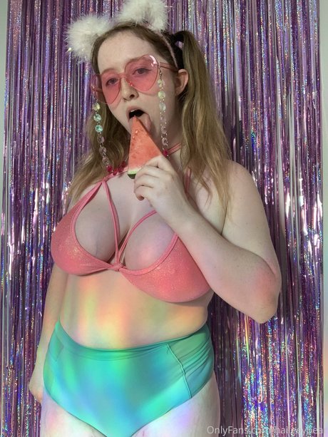 Haileeybear xxx pornstar image