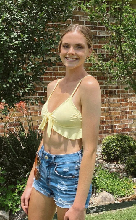 Lauren Mae nude actress archive