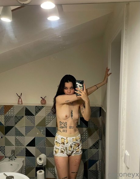 Coconeyx pornstar erotic photos