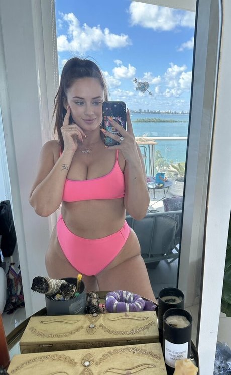 Yesjulz model xxx gallery