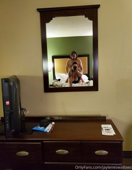 jayleneswallows top profile image