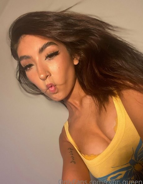 cybr queen pornstar nude photos