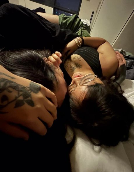 on1ashie star erotic gallery