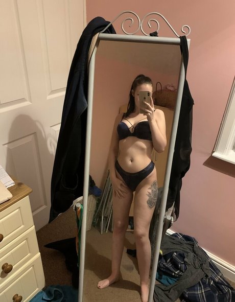 cara99xx nudes model picture